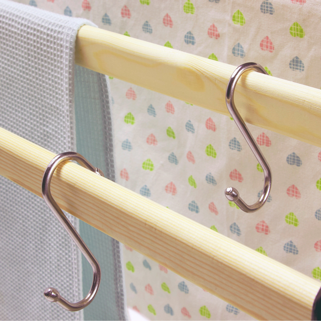 Sold in packs of 8, our ball tipped hanging hooks are designed to fit over our ceiling airer laths
